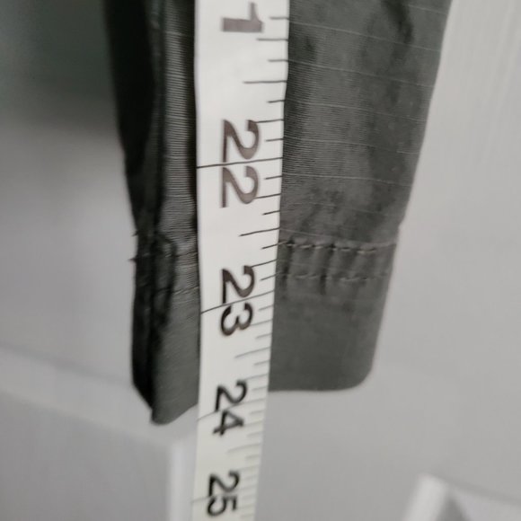 Columbia Omni Shade Cargo Capri's - Picture 13 of 14